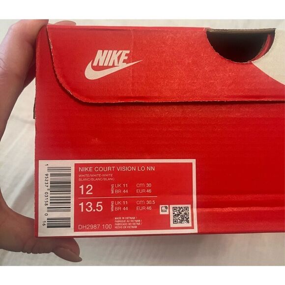 Nike MENS COURT VISION LOW SNEAKER NEW NIB